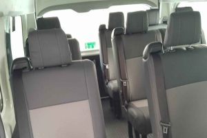 ドバイ : ドライバー付き専用車サービス