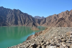 Dubai: Privat dagstur i ørkenen og besøk ved Wadi Shawka-bassenget
