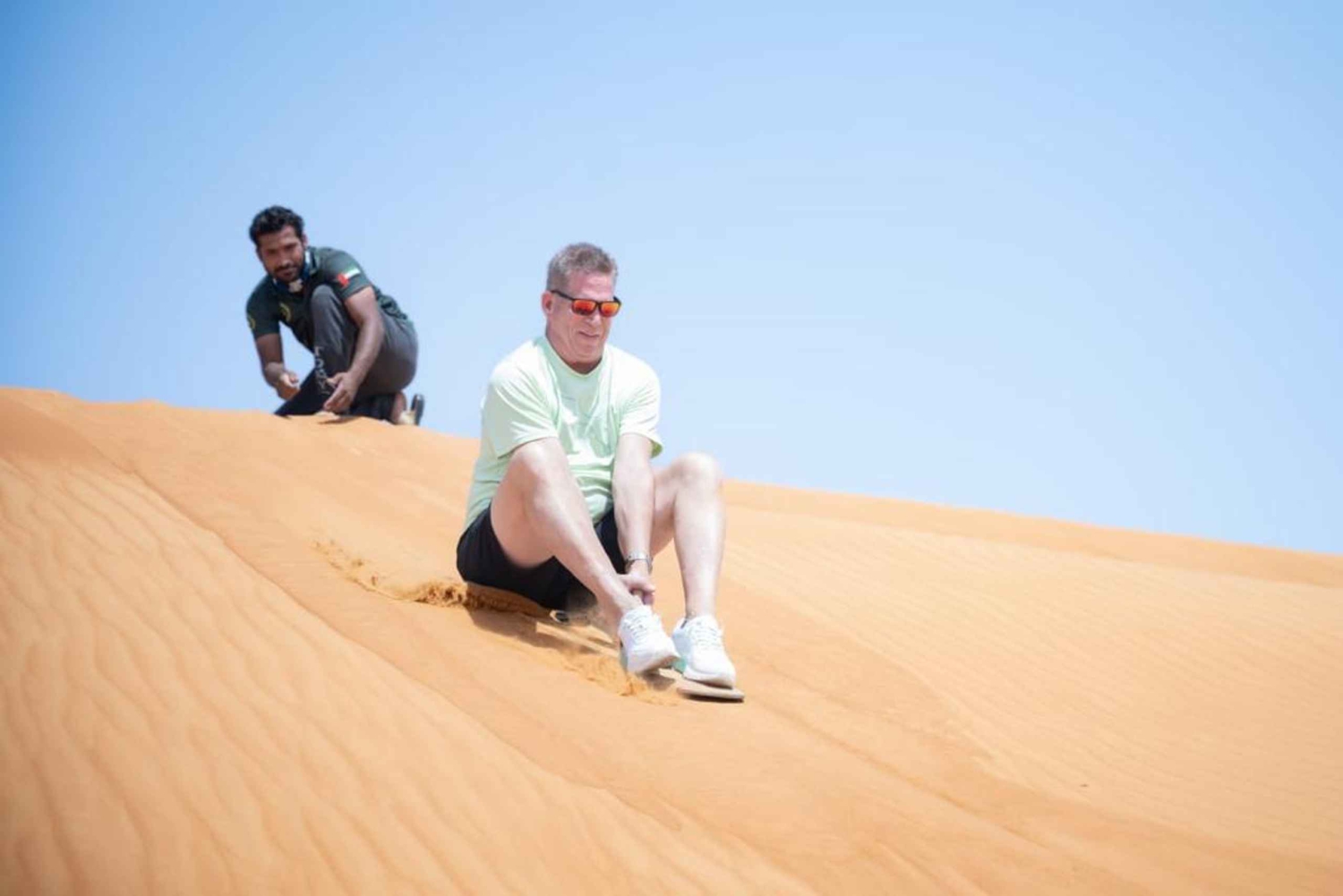 Dubai: Dune Buggy private, giro in cammello e sand boarding!