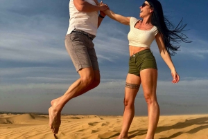 Dubai: Evening Hummer luxurious Desert Tour with photoshoot.