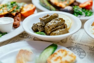 Dubai: Private Food Tour – 10 Tastings with Locals