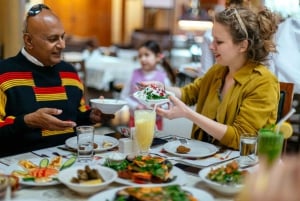 Dubai: Private Food Tour – 10 Tastings with Locals