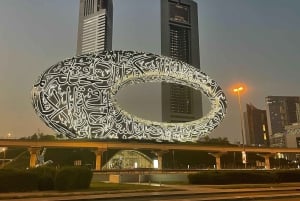 Dubai:Yksityinen kehys, moskeija, Soukit, maistiaiset& kuljetus