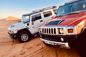 Dubai: Private Hummer Desert Safari Tour with BBQ Dinner