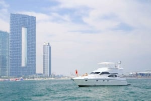 Dubai: Yksityinen luksusristeily tyylikkäällä 50-jalkaisella huvijahdilla