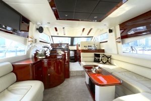 Dubai: Privat luksuscruise på en stilig 50 fots yacht