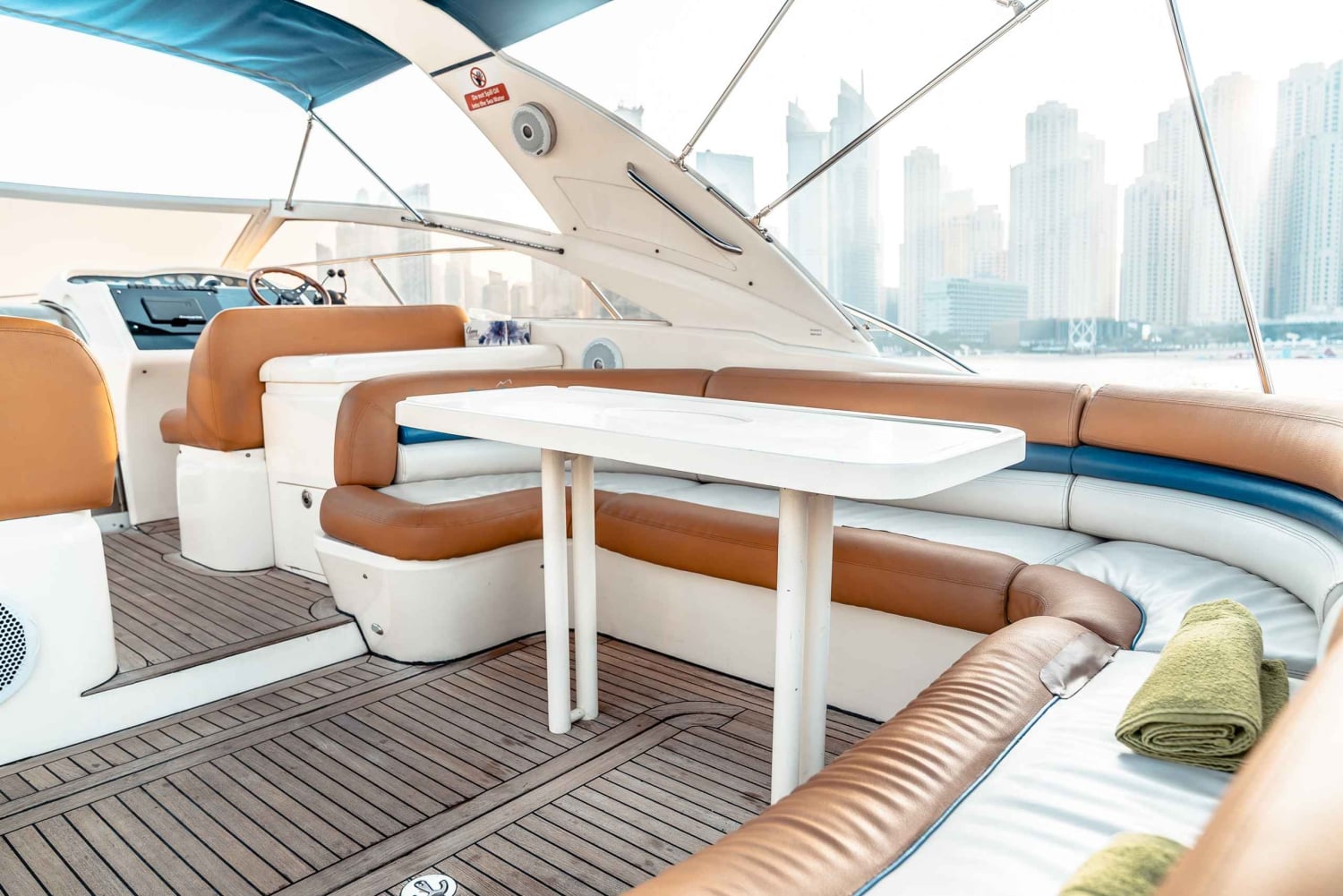 Dubai: Private Luxury Everest Yacht Cruise from Dubai Marina