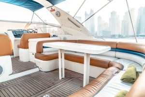 Dubai: Private Luxury Everest Yacht Cruise from Dubai Marina