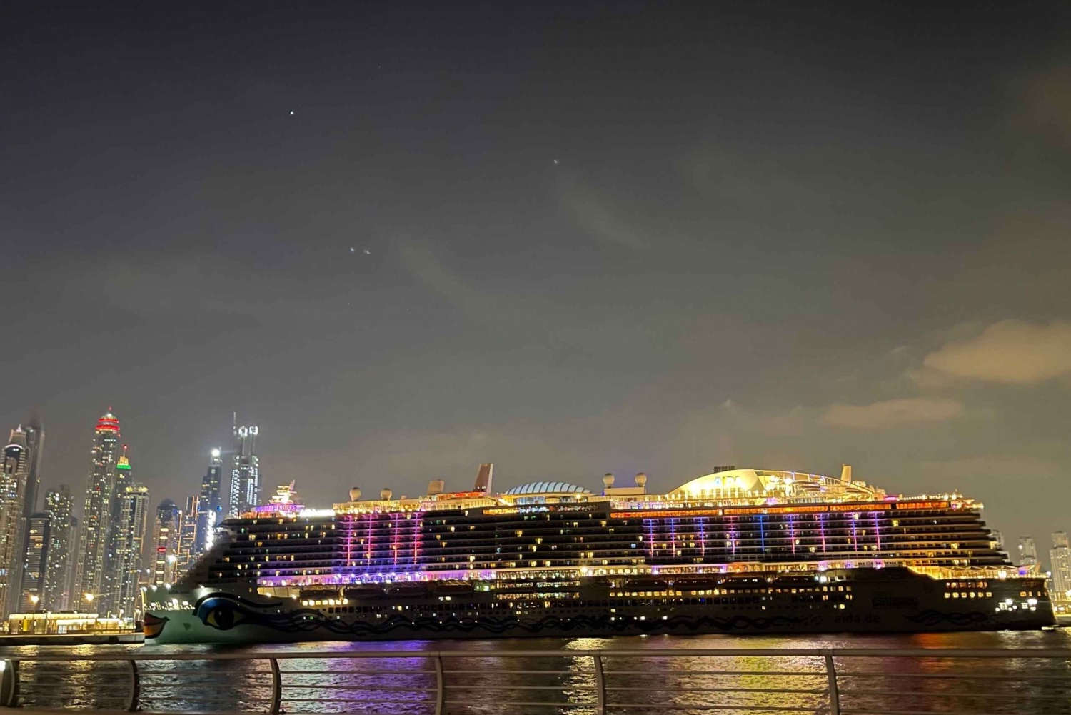Dubai: Privat luksus natlig bådtur