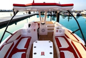 Dubai: Private Luxury Speed Boat with Sightseeing Tour