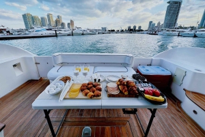 Dubai: Private Luxury Yacht Cruise + Optional Breakfast