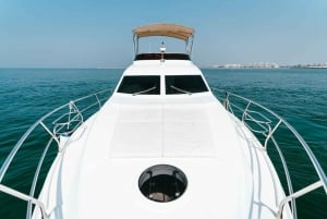 Dubai: tour privato in yacht di lusso su uno yacht di 50 piedi