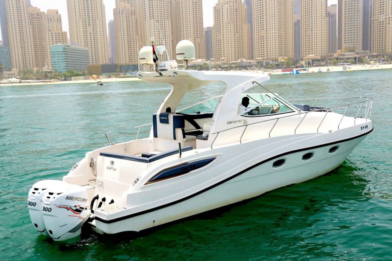 Dubai: Privat mini-yacht-tur og svømmetur