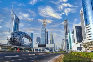 Privat leje af moderne SUV i Dubai med chauffør