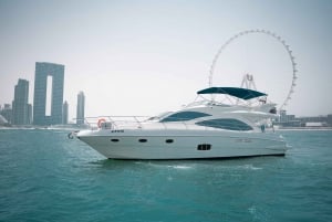 Dubai: Private Scenic Luxury Yacht Ride