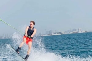 Dubai: Private Speedboat and Wakeboard Experience