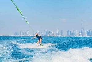 Dubai: Private Speedboat & Wakeboard with Ice Cream Treat!