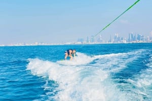 Dubai: Private Speedboat & Wakeboard with Ice Cream Treat!