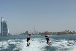 Dubai: Private Speedboat & Wakeboard with Ice Cream Treat!