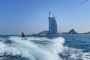 Dubai: Private Speedboat & Wakeboard with Ice Cream Treat!