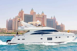 Dubai: Tour privato di uno yacht di lusso VIP con barbecue e bevande