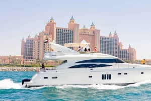 Dubai: Tour particular em um iate de luxo VIP com churrasco e bebidas