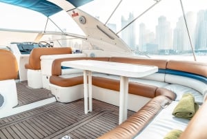 Dubai: Charter med lyxyacht från Dubai Marina