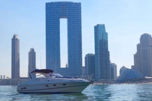 Dubai: Privates Kreuzfahrt-Erlebnis auf einer Sportyacht
