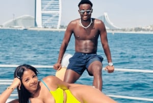 Dubai: Yksityinen jahtiristeily, johon voi lisätä gourmet-ruokaa