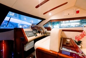 Dubai: Yksityinen jahtiristeily, johon voi lisätä gourmet-ruokaa