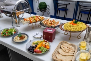 Dubaï : expérience en yacht privé avec barbecue ou repas léger