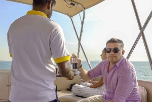 Dubaï : expérience en yacht privé avec barbecue ou repas léger