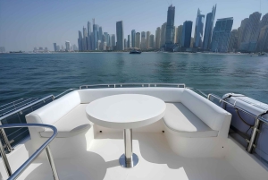 Dubai: Experiencia de tour privado en yate con refrescos