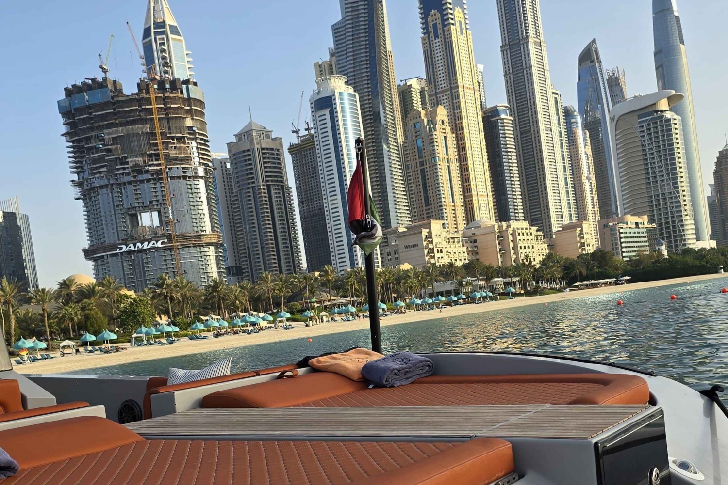 Dubai: Privat båttur med svømmetur på Palm Jumeirah