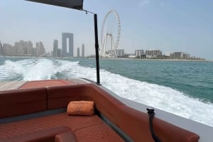 Dubaj: prywatna wycieczka jachtem z pływaniem w Palm Jumeirah