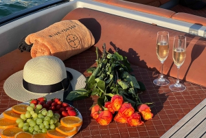 Dubai : Tour privado en yate con baño en Palm Jumeirah