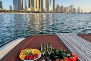 Dubai : Tour privado en yate con baño en Palm Jumeirah