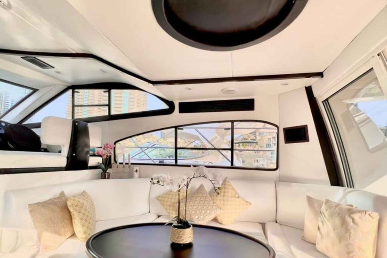 Дубай: частная яхта и осмотр Бурдж Аль Араб.