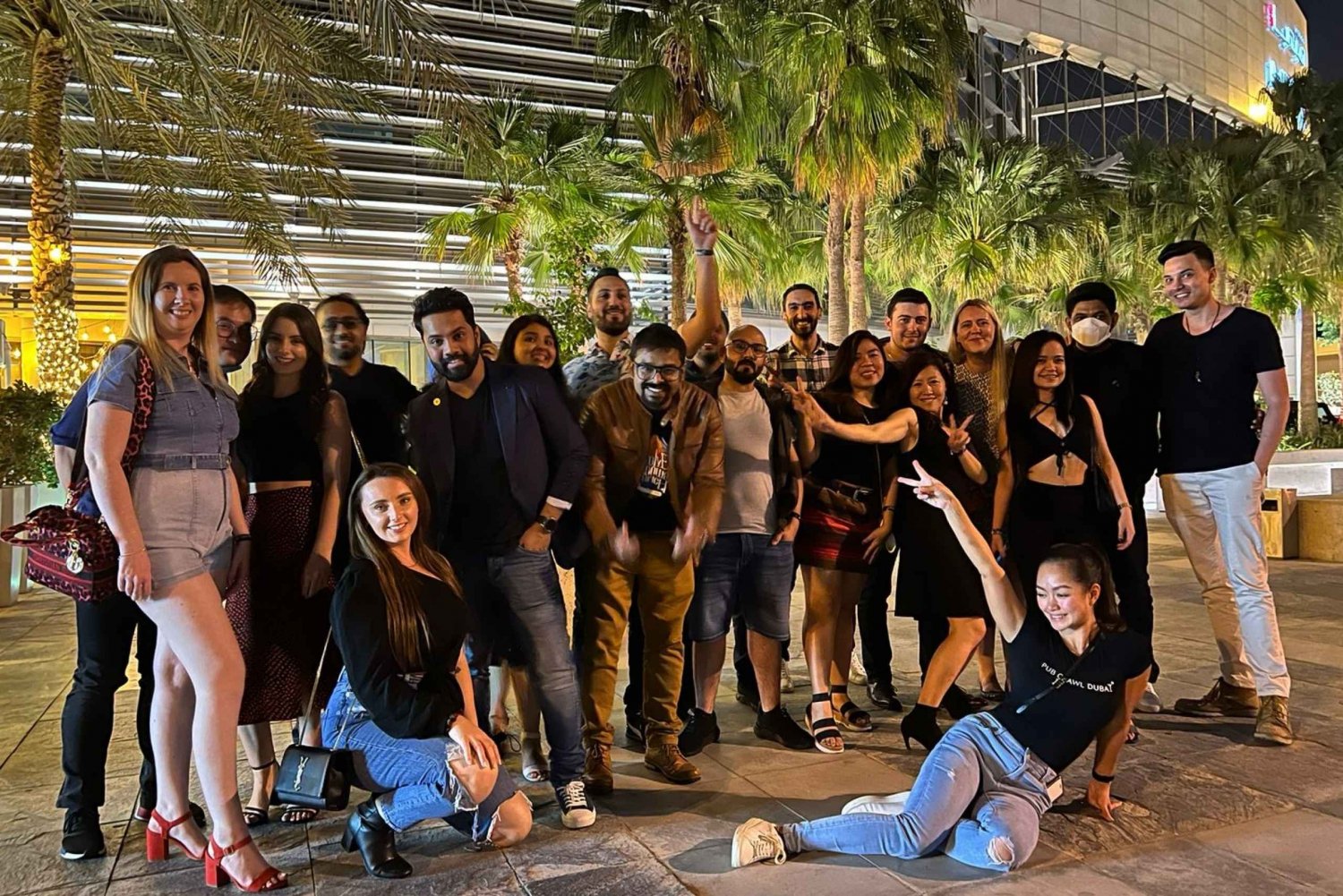 Dubai: Pub Crawl Nightlife Tour