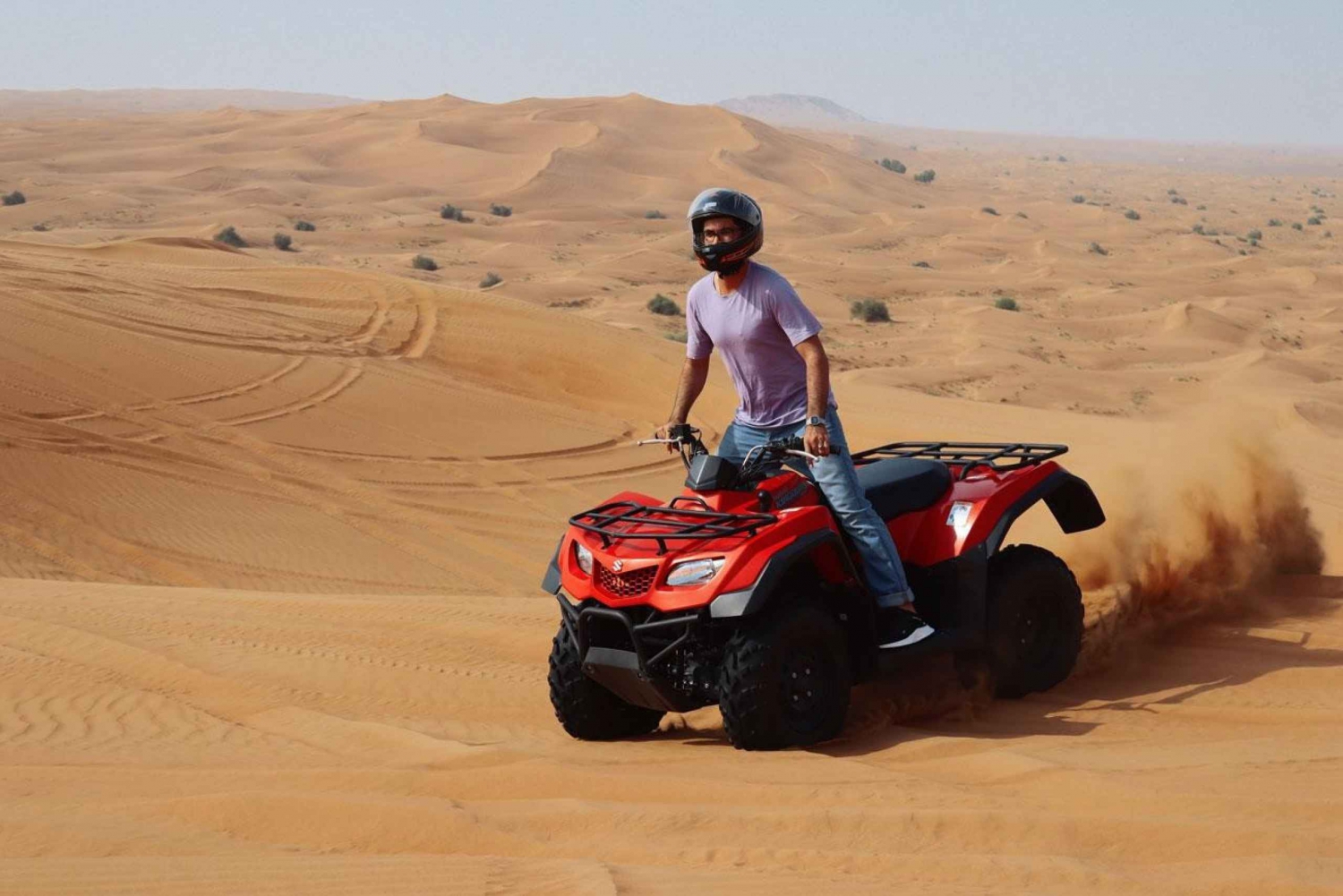 Dubai: Safari in quad, cammelli e campo con cena barbecue