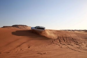 Dubai: Safari i röda sanddyner med fyrhjuling, sandboard och kameler