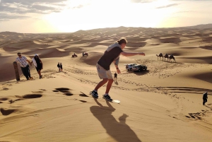Dubai: Red Dunes Ilta Quad Bike, Dune Blast with BBQ (Dyyni räjähdys BBQ)