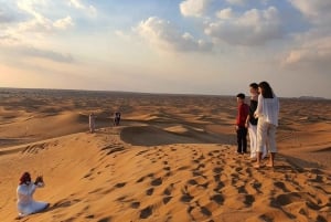 Dubai: Paseo Matinal por el Desierto de las Dunas Rojas en Quad, Buggy o 4x4