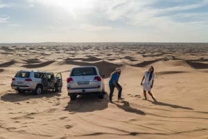 Dubai: Røde klitter med kamelridning, sandboarding og grillmuligheder