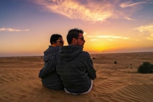 Dubai: Røde sanddyner med kameltur, sandboarding og grillmuligheter