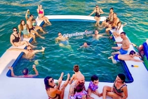 Dubai: Yachtfahrt mit Rutschen, Barbecue-Mittagessen und Getränken