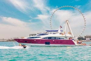 Dubai: Yachtfahrt mit Rutschen, Barbecue-Mittagessen und Getränken