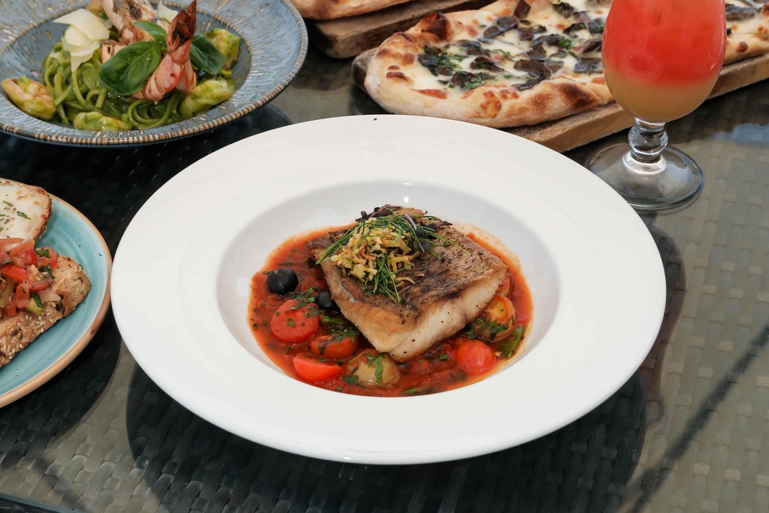 Дубай: Riva Beach Club Golden Hour Beachside