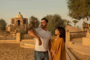 Dubai: Excursión a la Fortaleza del Desierto del Sahara con Buffet y Espectáculo en Directo