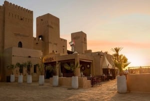 Dubai: Sahara Desert Fortress Trip med Buffet og Live Show